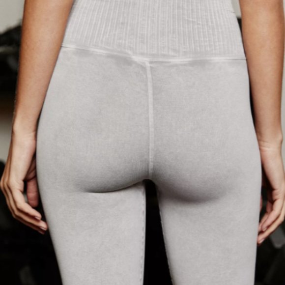 Free People Movement Good Karma Bike Shorts in Ice grey Size XS/S - Picture 4 of 7